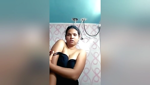 Chubby amateur Indian chick in a blue skirt on the couch
