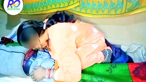 Indian stepsister gets her stepbrother to suck her cock