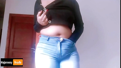 Indian amateur solo female shows her big booty and pussy
