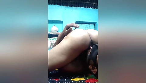 Desi bhabi and devar bhabi fucking with devar bhabi