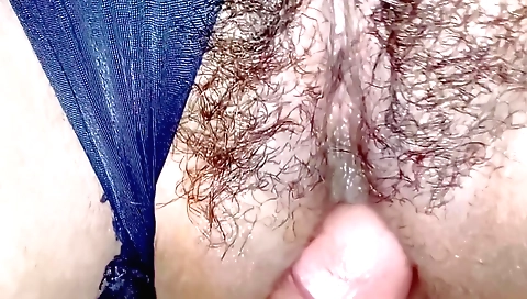 Hot hairy teen shows her hairy pussy in webcam vid