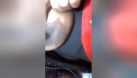 Big boobs babe showing her huge boobs on the web cameras