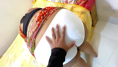 Desi babe tamil Sasu maa ko Gand chod dala damad ji ne