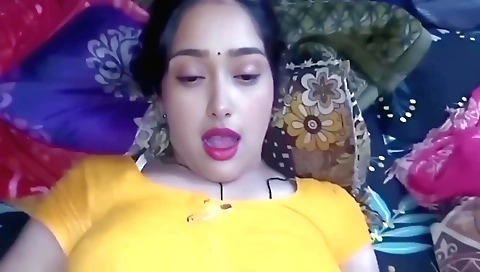 Indian girl gets fucked by her boyfriend in the village