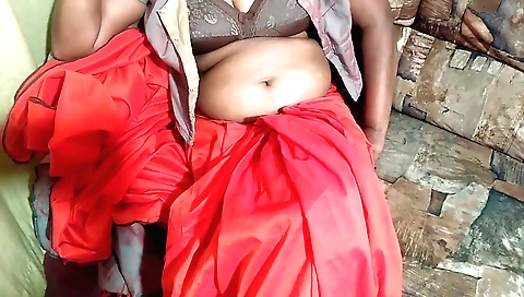 Solo video showing hot indian chick taking off her clothes