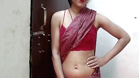 Indian solo female porn video with a gorgeous woman