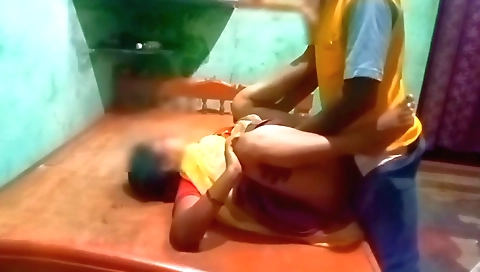 Indian brunette in doggy position in homemade sex video
