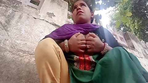 Indian bhabhi pissing on her knees after a rainstorm