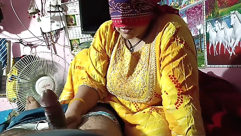 Indian babe gets her stepbrother-in-law's dick in her mouth