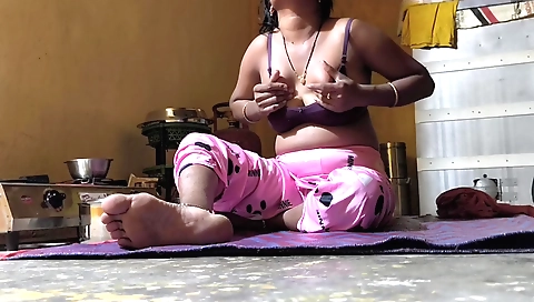 Bhabi movie Bhabhi cooks food at home at that time