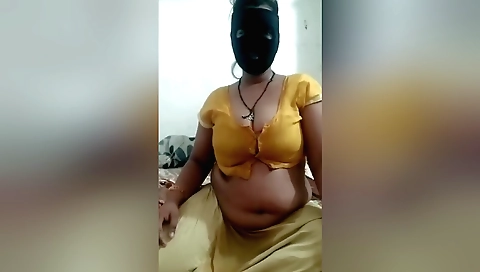 Sexy brunette shows her body in a beautiful solo video