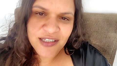 Indian amateur video showing a skinny brunette with a hot body