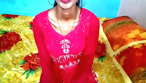 Indian brunette babe with small tits and ass called ki chudai