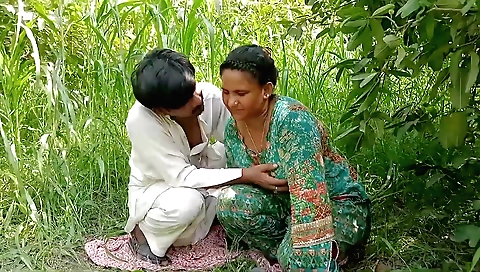Indian brunette enjoys outdoor sex in hd and mouth cock
