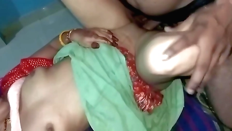 Indian brunette plays with her pussy in homemade video