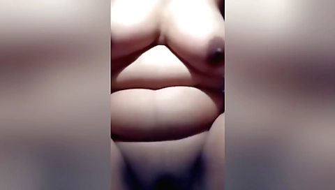 Indian chick is with her boyfriend in her sexy body