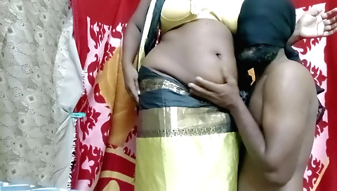 Indian girl with a nice round ass licks a salty dick