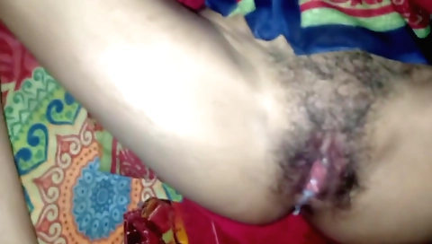 Indian teen and her 18-year-old aunt fucked in the night