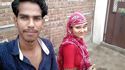 Hot amateur indian girl and her lover having sex outside