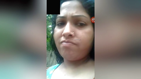 Boudi naked and naked in this homemade outdoor video