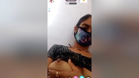 Indian slut plays with her shaved pussy in amateur video