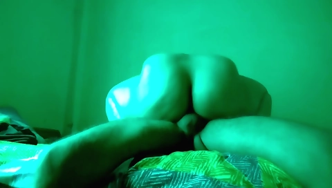 Busty indian slut showing off her ass in the hd video