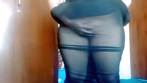 Chubby chick with a nice round ass riding her pussy