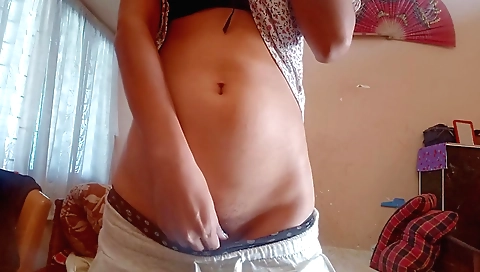 Sexy amateur solo video with a wet pussy on screen