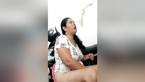 Indian brunette fucker riding and sucking a huge cock