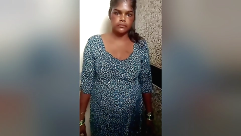 Indian girl fucked in train toilet in homemade porn