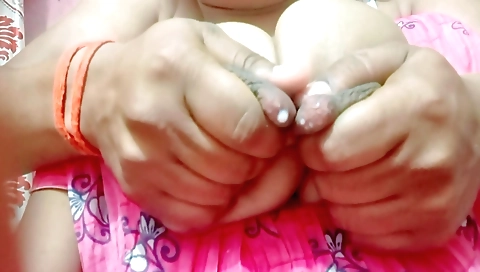 Indian girl with a large boobie fucks her boyfriend