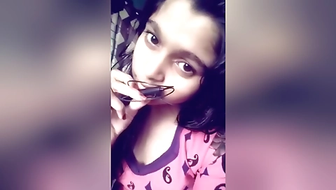 Indian chick with a sexy face shows off on web cam
