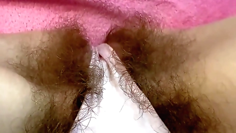Horny indian girl shows her hairy pussy in amateur video