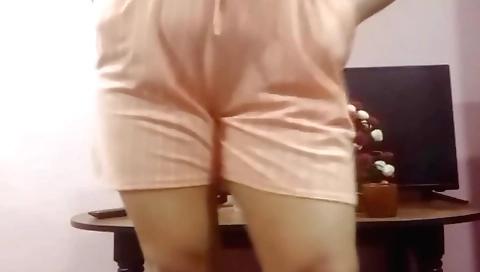 Busty chick with a big booty shows off her body on webcam 097