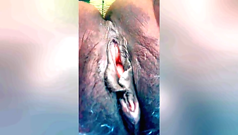 Indian girl with pink pussy is naked in a homemade video
