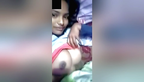 Indian teen shows her huge breasts in a solo cam video