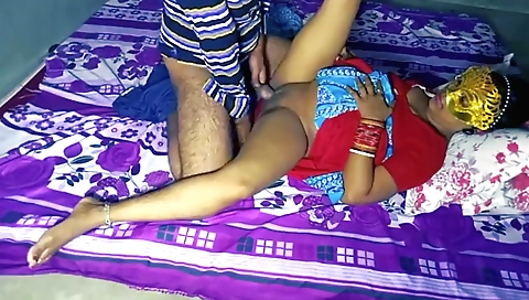 Indian amateur woman with a big ass fucking in the street