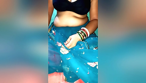 Indian amateur hottie riding a dick in her hairy pussy