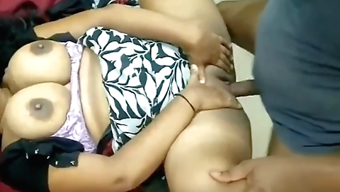 Indian beauty gets to play a little with her pussy