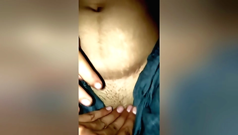 Indian girl with a nice body is giving a great blowjob