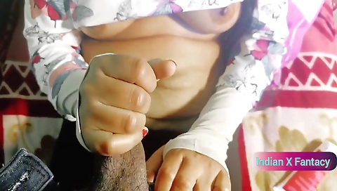 Indian woman gives her lover a handjob and handslick