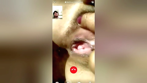 Hairy Indian girl shows her hairy pussy in webcam vid