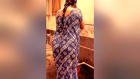 Indian mature stepmom fucks her stepson in backyard