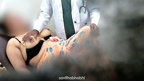 Indian doctor makes a hot patient very safe and sexy