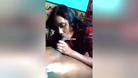 Indian wife's pussy railed in amateur webcam video