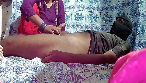 Indian black hussy getting her wet pussy fucked on the bed