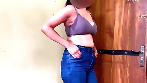 Indian hottie in hot blowjob and hardcore porn video