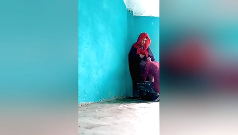 Indian babe sucks a dick and gets fucked from behind