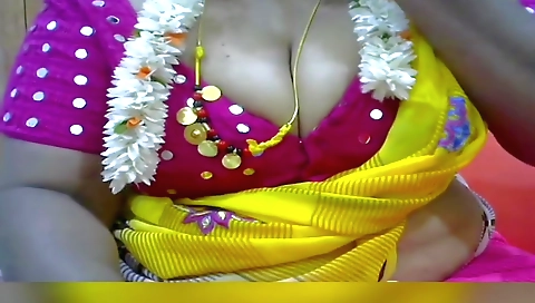 Indian babe in a hot solo clip getting fucked on the webcam