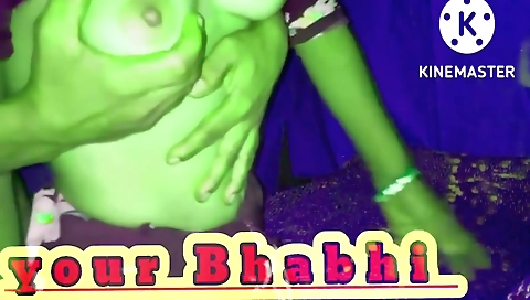 Indian sex video in HD format with a massage session